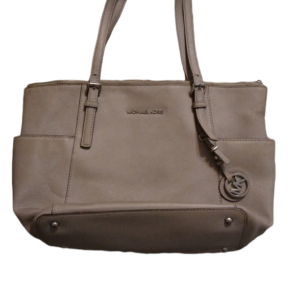 Michael kors saffiano gray  leather handbag - Picture 1 of 11